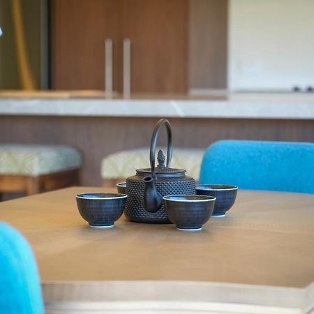 Parehua Resort Martinborough Εξωτερικό φωτογραφία A tea set