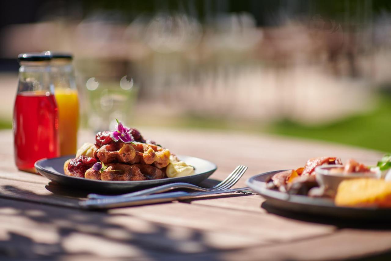Parehua Resort Martinborough Εξωτερικό φωτογραφία A typical meal at the restaurant