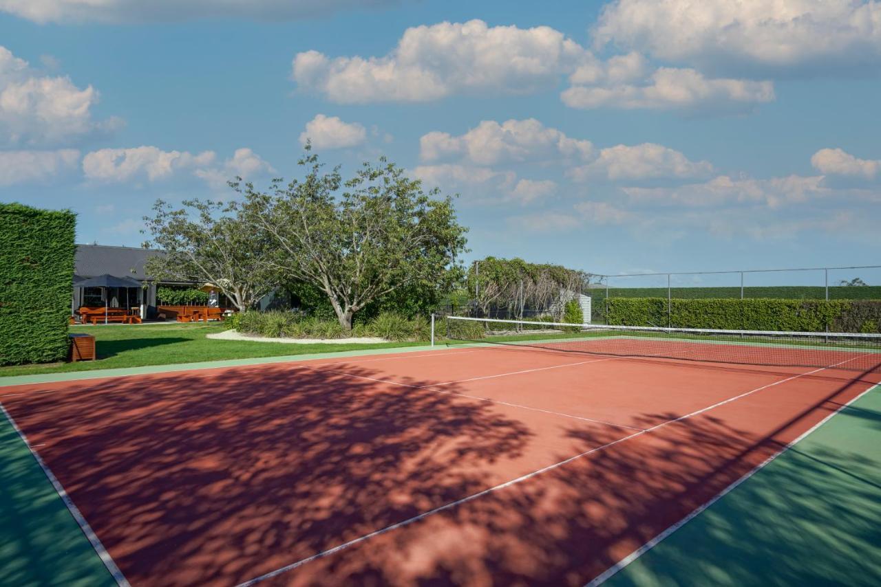 Parehua Resort Martinborough Εξωτερικό φωτογραφία Tennis court at the Boca Raton Resort