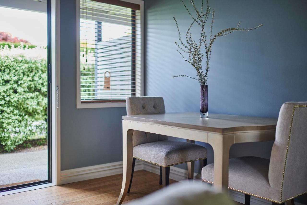 Parehua Resort Martinborough Εξωτερικό φωτογραφία A dining room