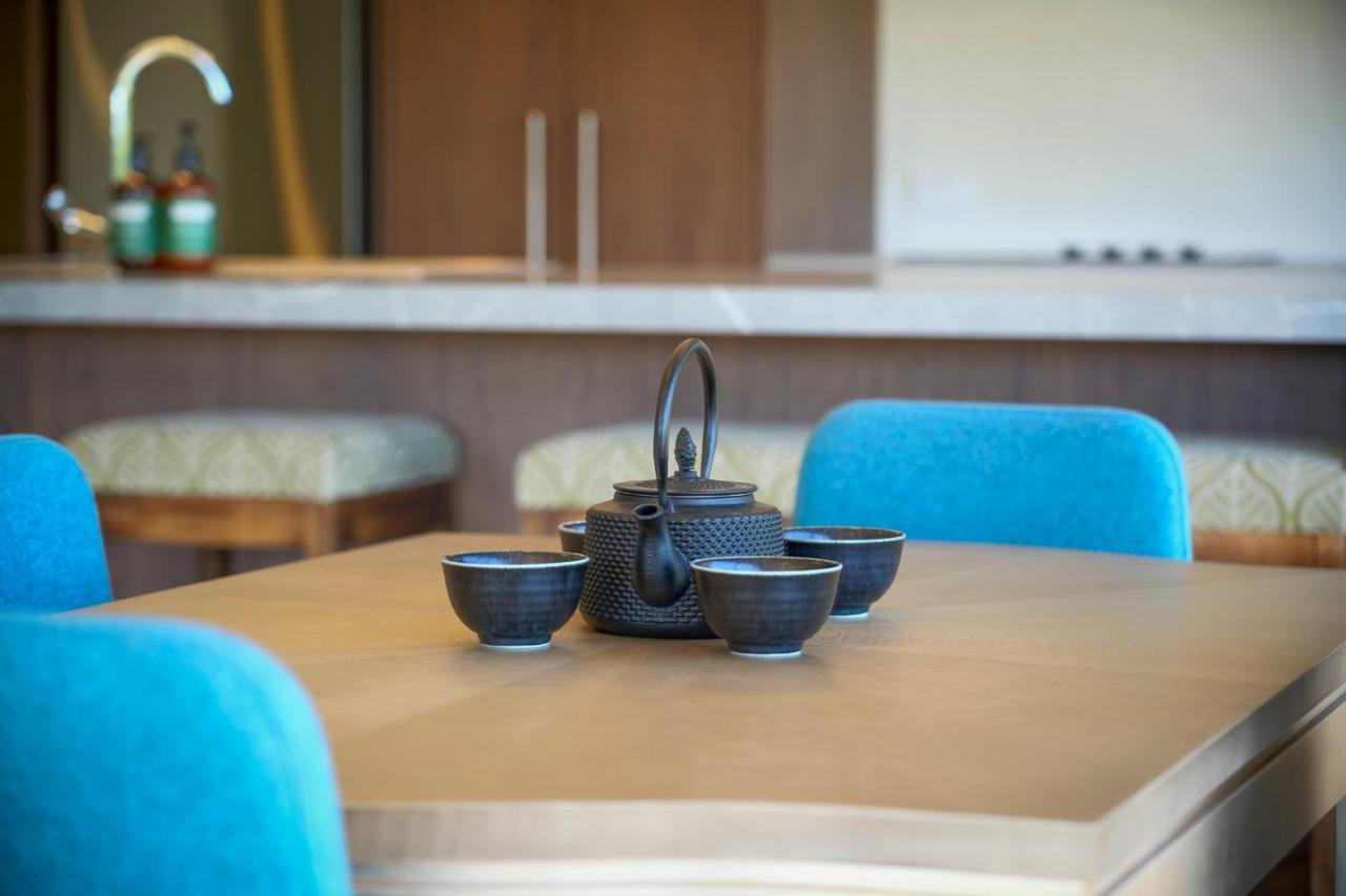 Parehua Resort Martinborough Εξωτερικό φωτογραφία A tea set