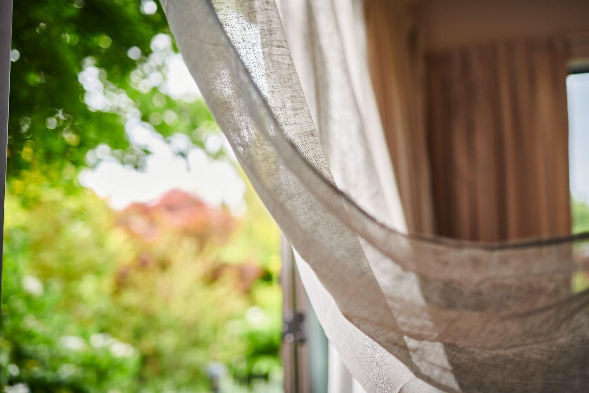 Parehua Resort Martinborough Εξωτερικό φωτογραφία A curtain