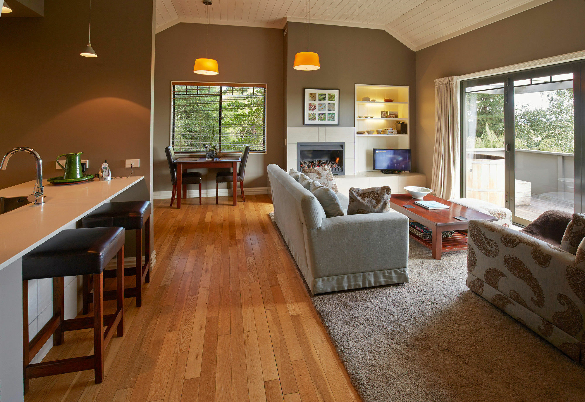 Parehua Resort Martinborough Εξωτερικό φωτογραφία A living room in a house